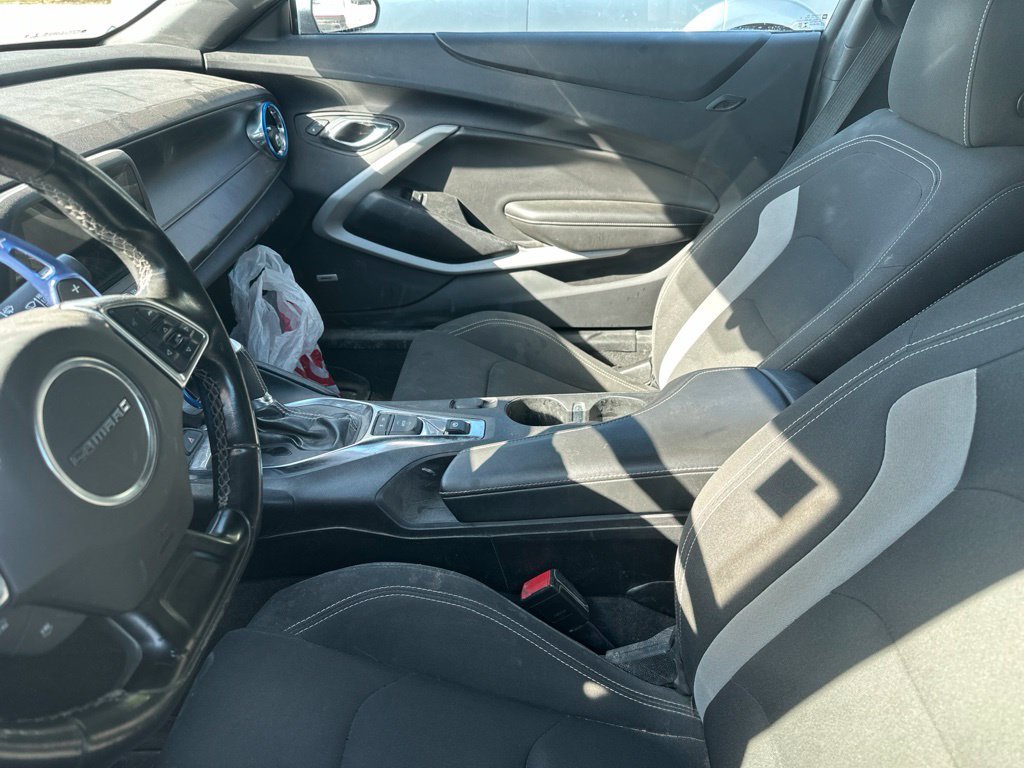 Used 2021 Chevrolet Camaro LT RWD image 9