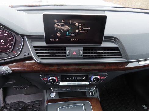 Used 2018 Audi Q5 2.0T Premium Plus w/ Premium Plus Package image 17