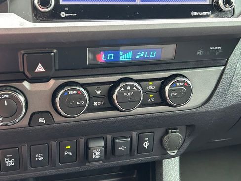 Used 2023 Toyota Tacoma TRD Off-Road w/ Technology Package AWD/4WD image 31