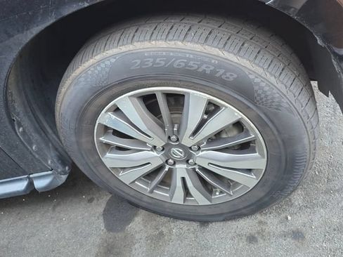 Used 2019 Nissan Pathfinder SV AWD/4WD image 6