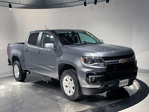 Used 2022 Chevrolet Colorado LT w/ LT Convenience Package image 10
