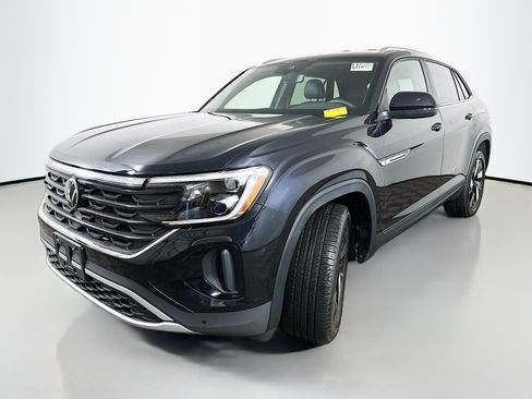 Used 2024 Volkswagen Atlas Cross Sport SE image 3