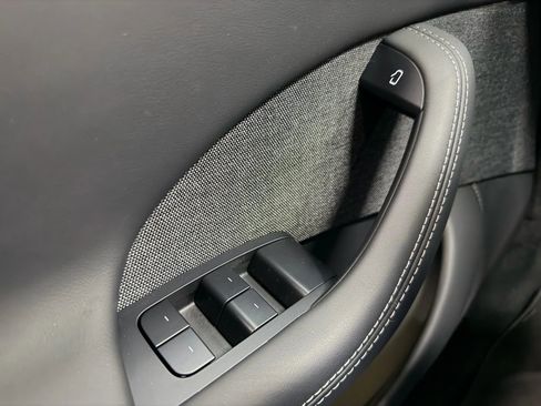 Used 2025 Tesla Model S image 26