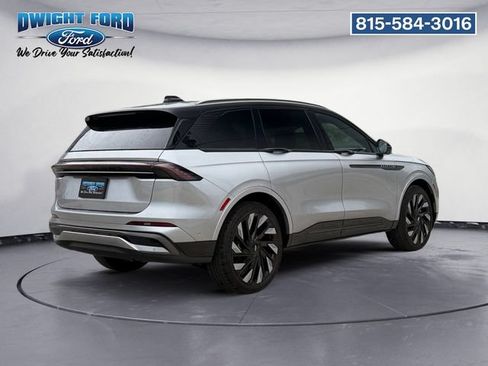 Used 2024 Lincoln Nautilus Reserve w/ Jet Appearance Package (87T) AWD/4WD image 5