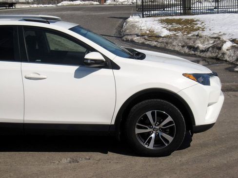 Used 2016 Toyota RAV4 XLE image 7