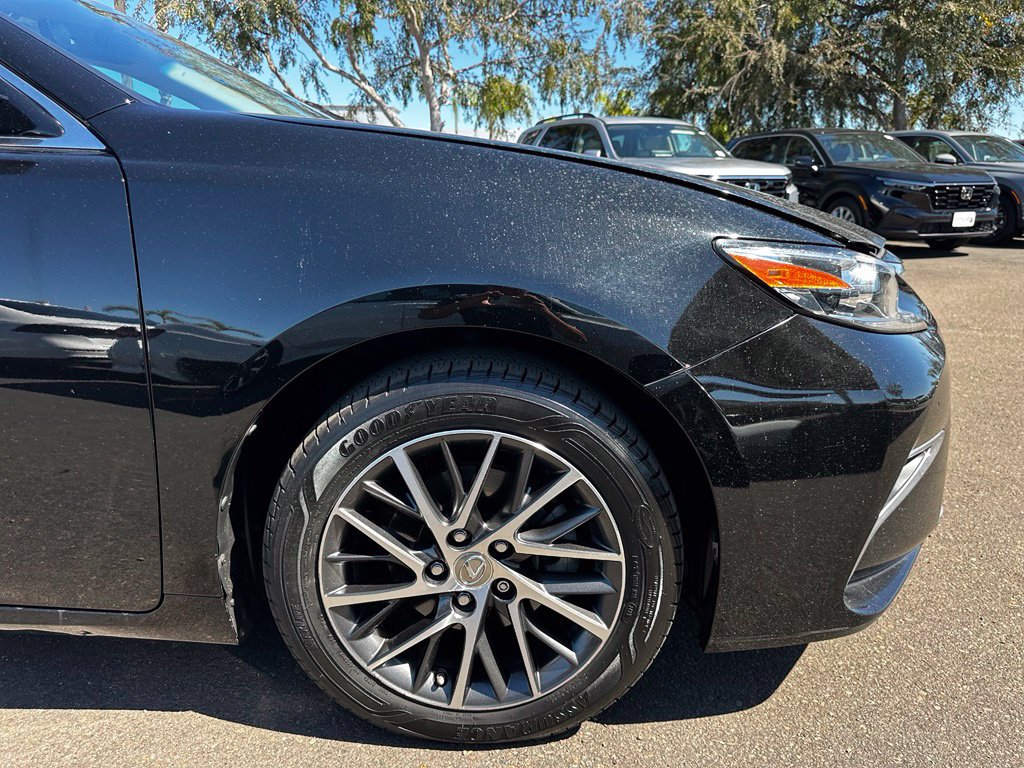 Used 2016 Lexus ES 350 w/ Premium Package w/Wood Trim FWD image 10