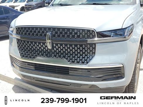 New 2026 Lincoln Navigator L Reserve AWD/4WD image 13