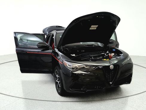 Used 2024 Alfa Romeo Stelvio Veloce AWD/4WD image 9