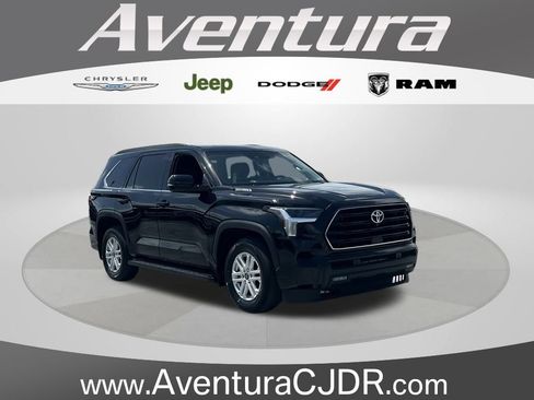 Used 2023 Toyota Sequoia SR5 image 1