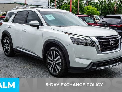 Used 2025 Nissan Pathfinder Platinum w/ Cargo Package AWD/4WD image 3