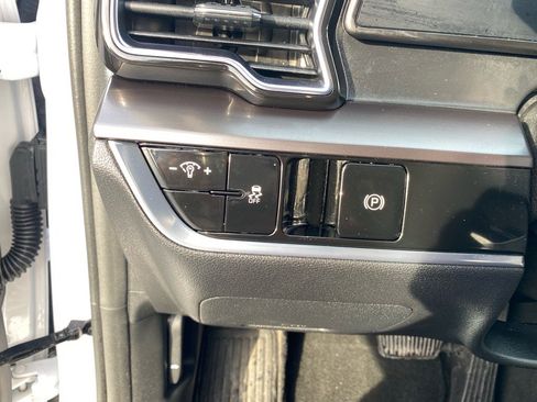 Certified 2023 Kia Sportage EX image 23