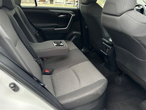 Certified 2020 Toyota RAV4 XLE w/ Convenience Package image 16