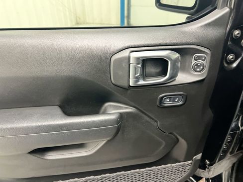 Used 2022 Jeep Wrangler Unlimited Sport AWD/4WD image 21