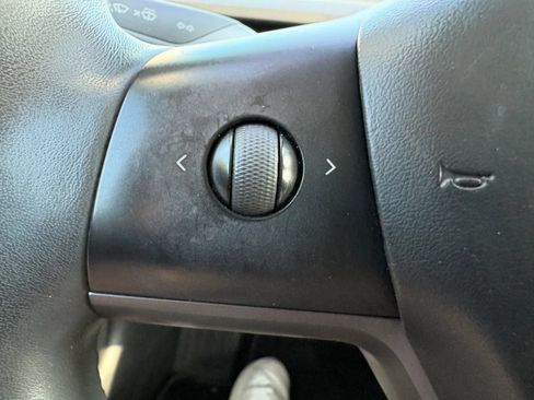 Used 2018 Tesla Model 3 Long Range RWD image 18