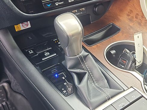 Used 2022 Lexus RX 350L Premium image 21