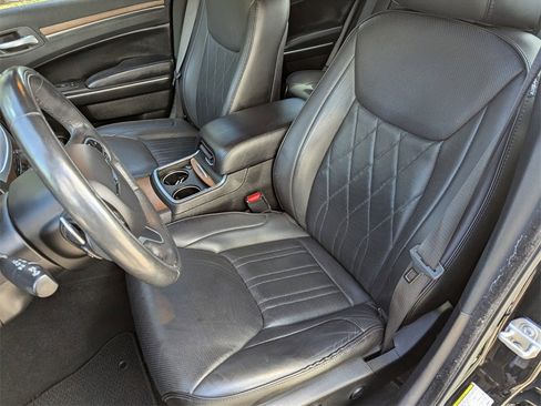 Used 2019 Chrysler 300 C w/ Sun, Sound & Nav Package image 11