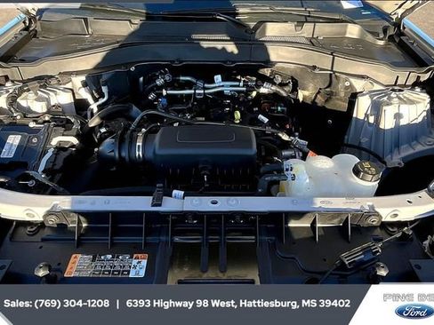 Used 2023 Ford Explorer XLT image 8