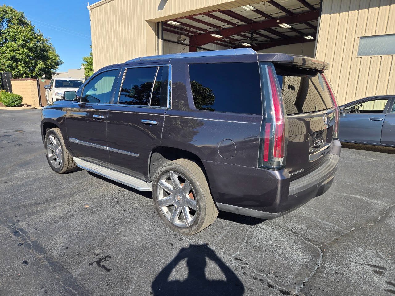 Used 2015 Cadillac Escalade Luxury AWD/4WD image 9