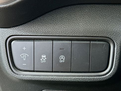 Used 2025 Kia Soul LX w/ LX Technology Package image 17