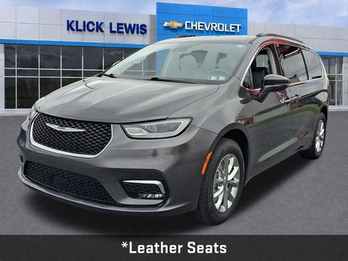 Used 2022 Chrysler Pacifica Touring-L image 3