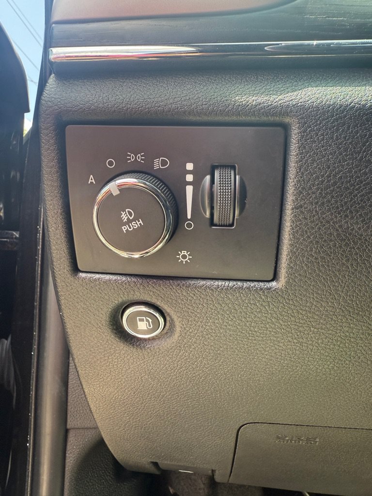 Used 2015 Jeep Grand Cherokee Summit w/ Platinum Series Group AWD/4WD image 40