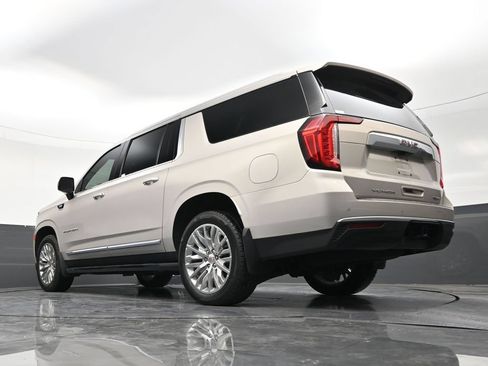 Used 2023 GMC Yukon XL SLT w/ SLT Luxury Package RWD image 21