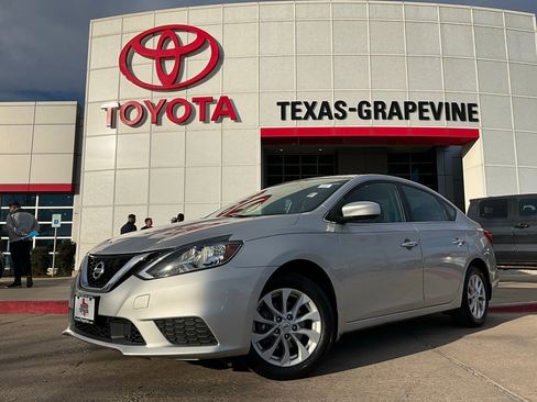 Used 2019 Nissan Sentra SV image 2