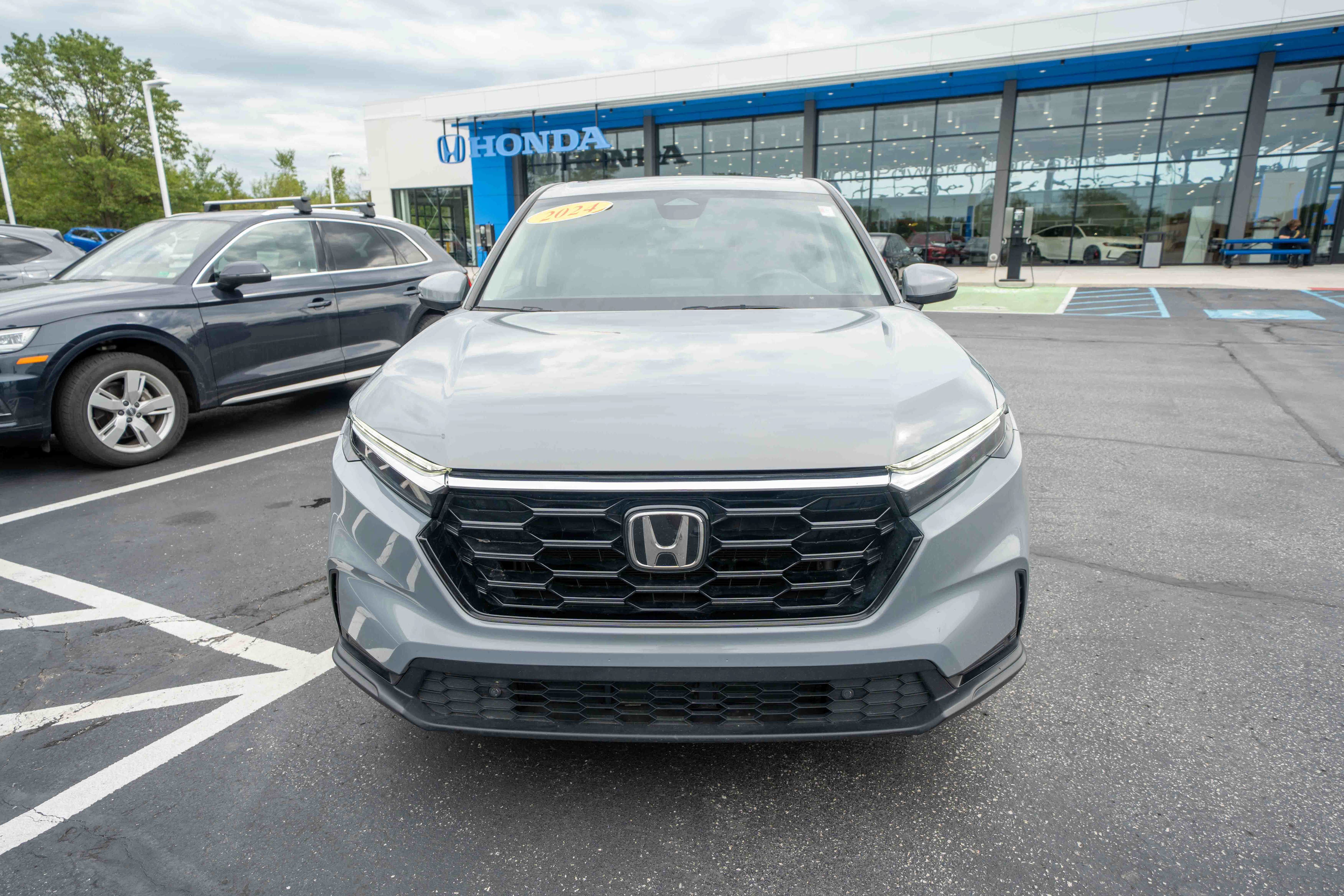 Used 2024 Honda CR-V EX-L image 2