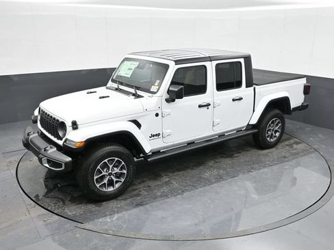 Used 2024 Jeep Gladiator Sport AWD/4WD image 33
