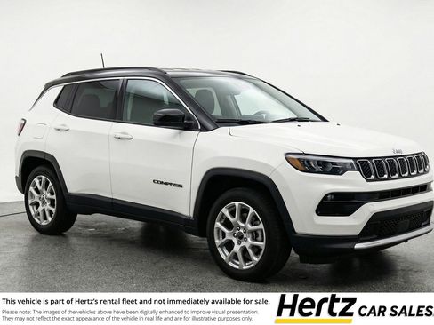Used 2025 Jeep Compass Limited image 1