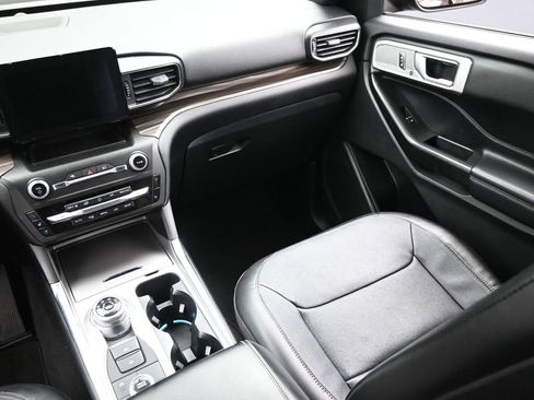 Used 2020 Ford Explorer Limited image 13