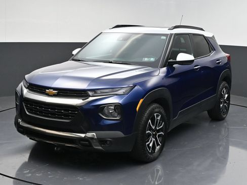 Certified 2023 Chevrolet TrailBlazer ACTIV w/ Sun and Liftgate Package FWD image 3