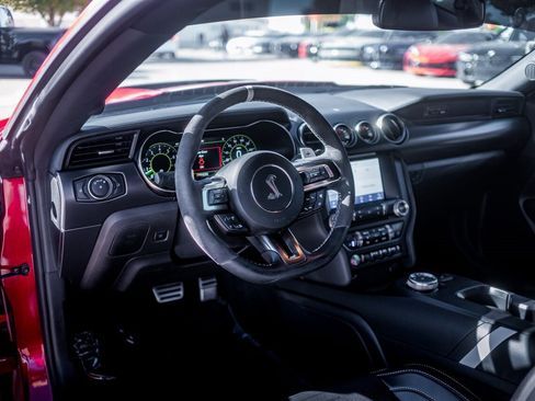 Used 2021 Ford Mustang Shelby GT500 w/ Technology Package image 11