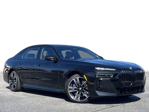 Used 2023 BMW 760i xDrive 760i xDrive w/ Executive Package image 2