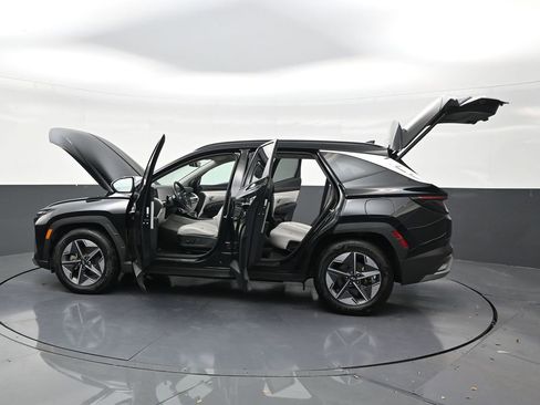 Used 2025 Hyundai Tucson SEL FWD image 30