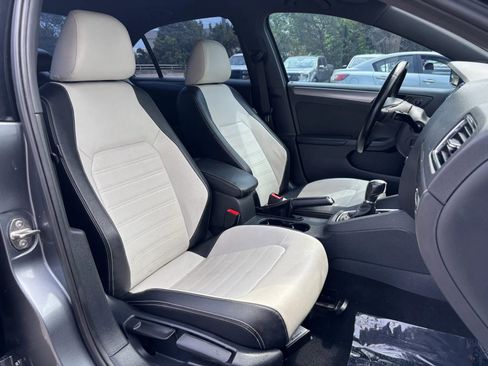 Used 2016 Volkswagen Jetta Sport FWD image 19