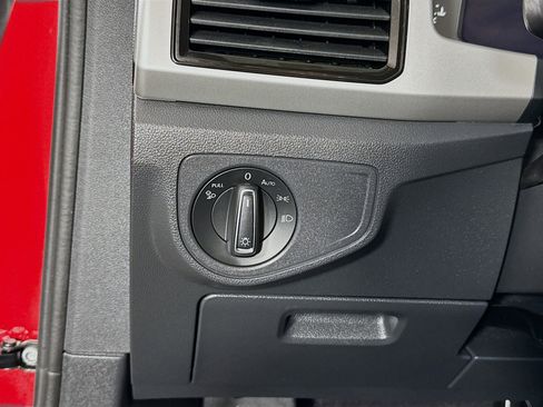 Used 2022 Volkswagen Atlas SE image 11