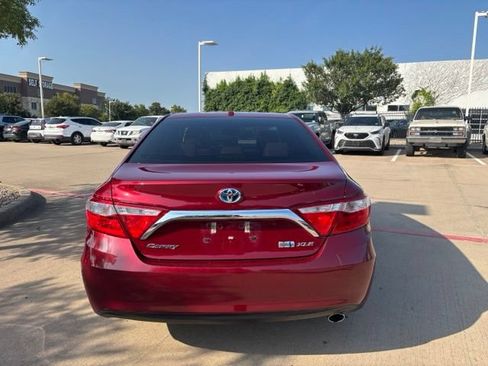 Used 2016 Toyota Camry XLE w/ Moonroof Package FWD image 6
