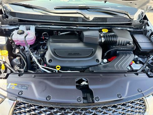 Used 2026 Chrysler Pacifica Select image 35