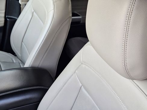 Used 2023 Ford Explorer Limited w/ Equipment Group 301A image 31