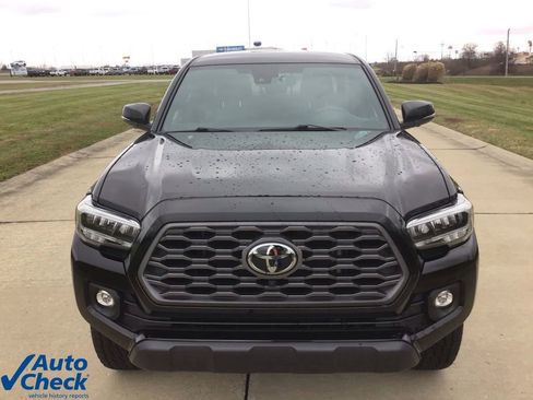 Used 2023 Toyota Tacoma TRD Off-Road w/ Advanced Technology Package image 10