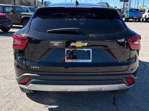 Used 2024 Chevrolet Trax LT image 8