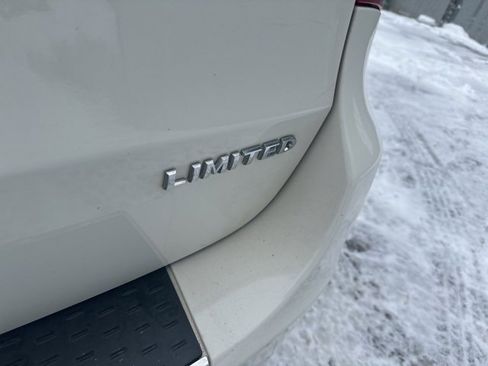 Used 2013 Chrysler Town & Country Limited w/ Luxury Group image 27