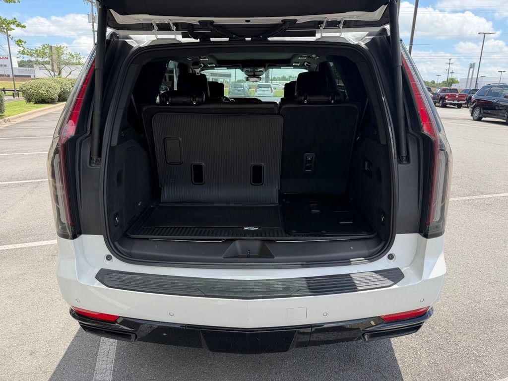 Used 2021 Cadillac Escalade Sport Platinum AWD/4WD image 9