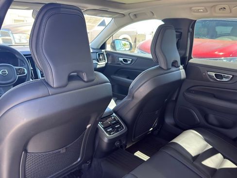Used 2023 Volvo V60 B5 Cross Country Ultimate w/ Climate Package image 27