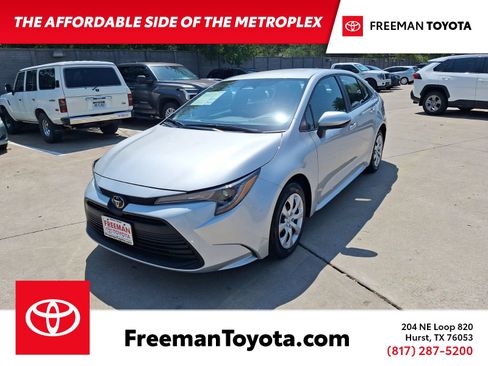 Used 2026 Toyota Corolla LE FWD image 1