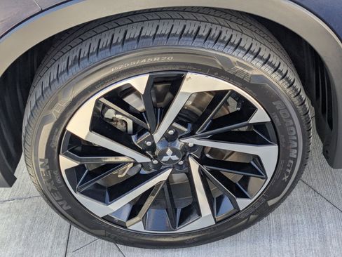 Used 2023 Mitsubishi Outlander SE image 13