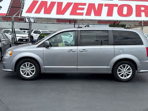 Used 2019 Dodge Grand Caravan SXT FWD image 9