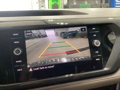 Used 2023 Volkswagen Taos SEL image 13