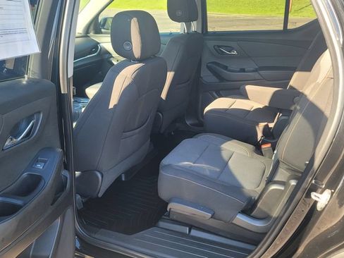 Used 2021 Chevrolet Traverse LT w/ LPO, Blackout Package AWD/4WD image 26